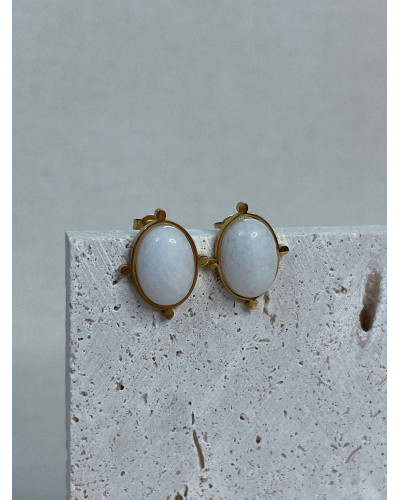 Boucles Diana en acier inox doré & pierre naturelle ovale – Atelier Jacie